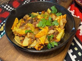 Картопелька смажена зі шкварками