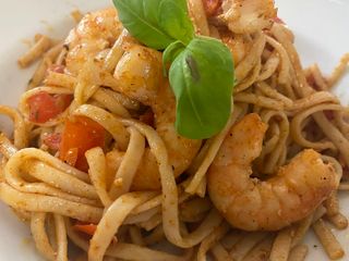 Pasta Al Ajo Y Langostinos