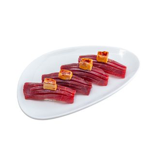 25. Nigiri De Atún Con Foie Caramelizada (4 Pzs.)