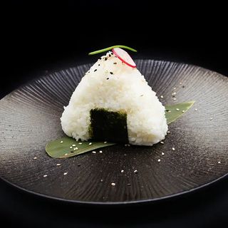 72 - Onigiri Sake (1 pezzo)