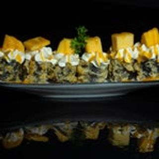 74 Hosomaki tempura con mango