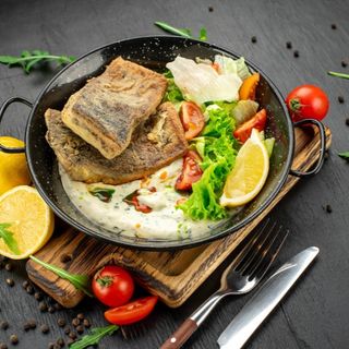 Філе коропа  в темпурі з соусом