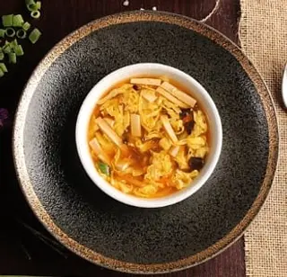 Zuppa di mais con pollo