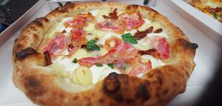 Patate schiacciate e pancetta