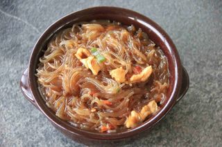 S6 Spaghetti di soia con carne 