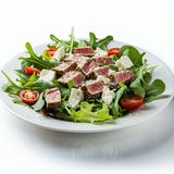 Ensalada Fresca Dietética Con Atún Y Queso Burgos