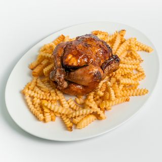 Pollo Asado Con Patatas Y Alioli