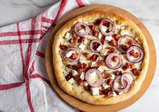 Pizza carbonara (30 x 30 cm.)