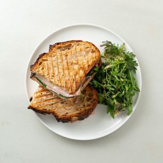 Grilled Cheese Con Jamón Cocido