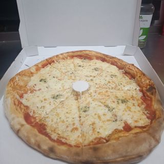 Pizza 4 quesos (33x33 cm.)