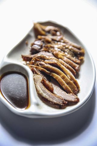 Pato pekin con salsa hoisin