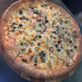 PIZZA CAPRICIOSA FAMILY (diametru 45 cm)