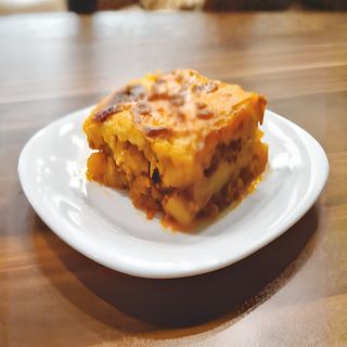 Мусака с бешамел и моцарела