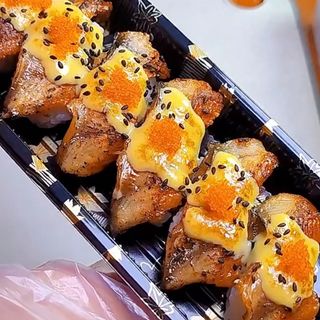 NIGIRI DE ANGUILA FLAMEADO 