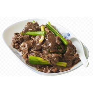Sliced beef with spring onions