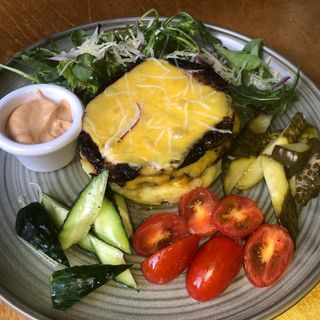 Котлета из говядины с картофельным пюре