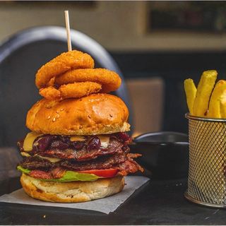 Dupli burger + Pepsi Limenka 330ml