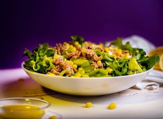 Салата с риба тон