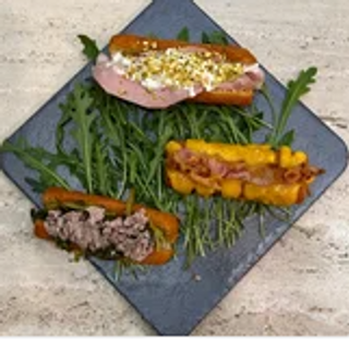 Crocchettone di patate artigianale ripieno ripieno di uovo e guanciale e pecorino - 1 pezzo