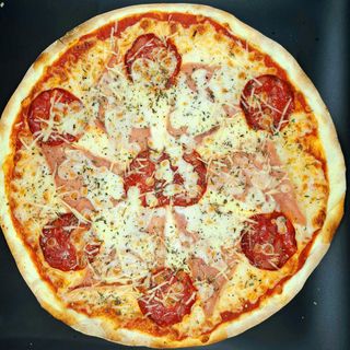 პიცა პროშუტო და სალიამი 4 ნაჭერი 