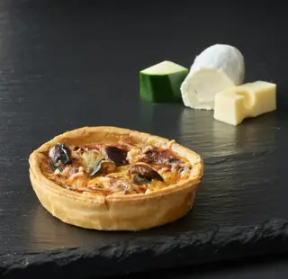 Quiche Chèvre, Aubergine, Courgette