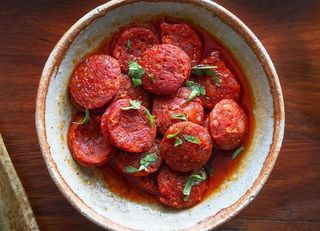 Чоризо в доматен сос