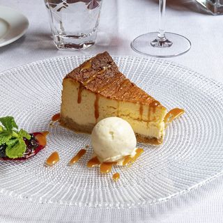 Tarta de queso hecha en casa con caramelo Toffee