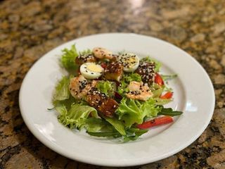 Салат з вугрем та креветками (200g)