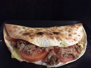 Piadina de chicharrones 