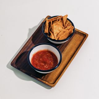 Formaggio nachos și Salsa sos