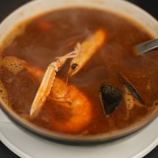 25 Sopa De Mariscos