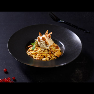 Clatite cu nuca si inghetata