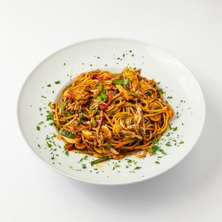 Tofu s tjesteninom i povrćem u woku