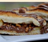 Калцоне с ябълки, шоколад, печени орехи и канела (330г)