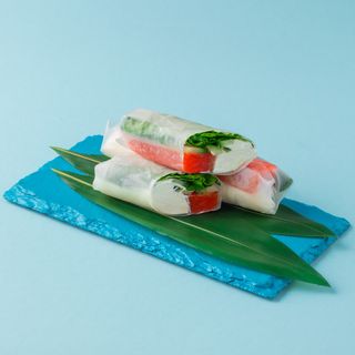 Սփրինգ ռոլլ ապխտած սաղմոնով