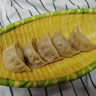 A08 Ravioli con ripieno di suino al vapore - 5 pezzi