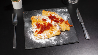 Clatite cu dulceata de casa