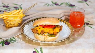 Chick n'cheese burger meni