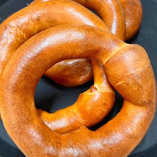 Covrigi umpluti cu visina -vanilie