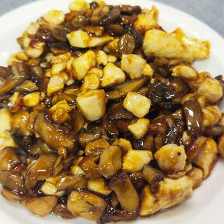 Pollo Con Champiñones