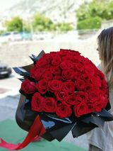 Buket sa 101 ružom i pakovanjem