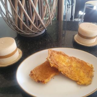 Omelete queijo  e fiambre