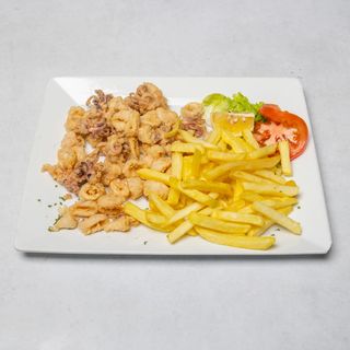 Frigane lignje i slani krumpir