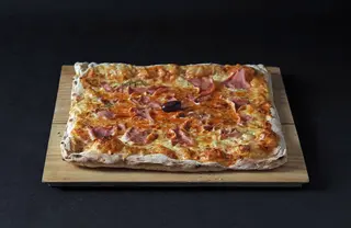 Pizza Vesuvio