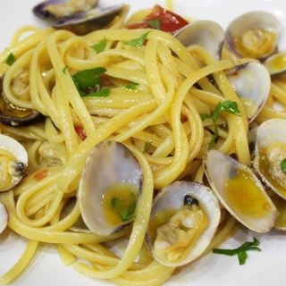 Spaghetti alle Vongole / Espagueti y almejas