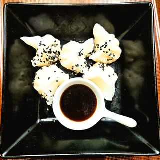 4. Pierożki Hacao (5 szt.) 