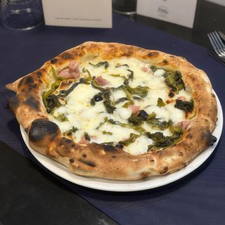 Pizza butifarra y friarelli