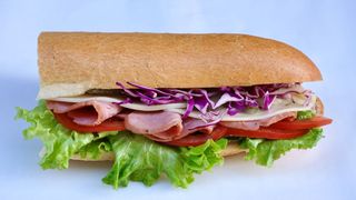 ლორის და ყველის სენდვიჩი