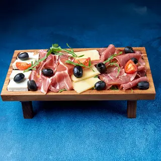 Selekcija pršute i sireva