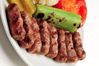 Св. гърдички с печени картофки и лютеница